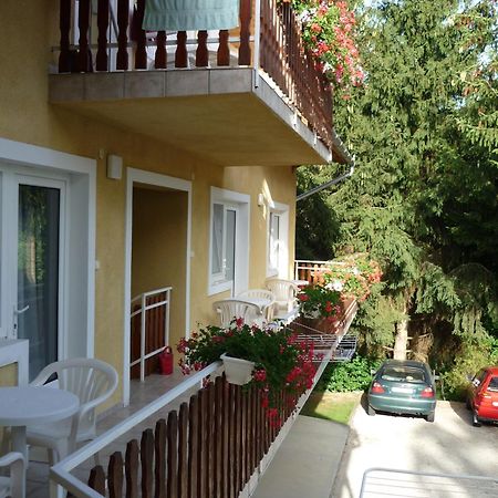 Attila Apartmanhaz 호텔 Hévíz 외부 사진
