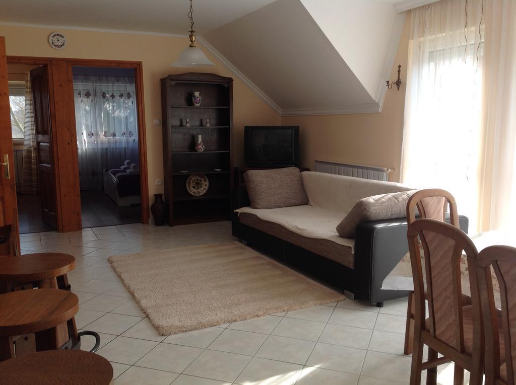 Attila Apartmanhaz 호텔 Hévíz 객실 사진