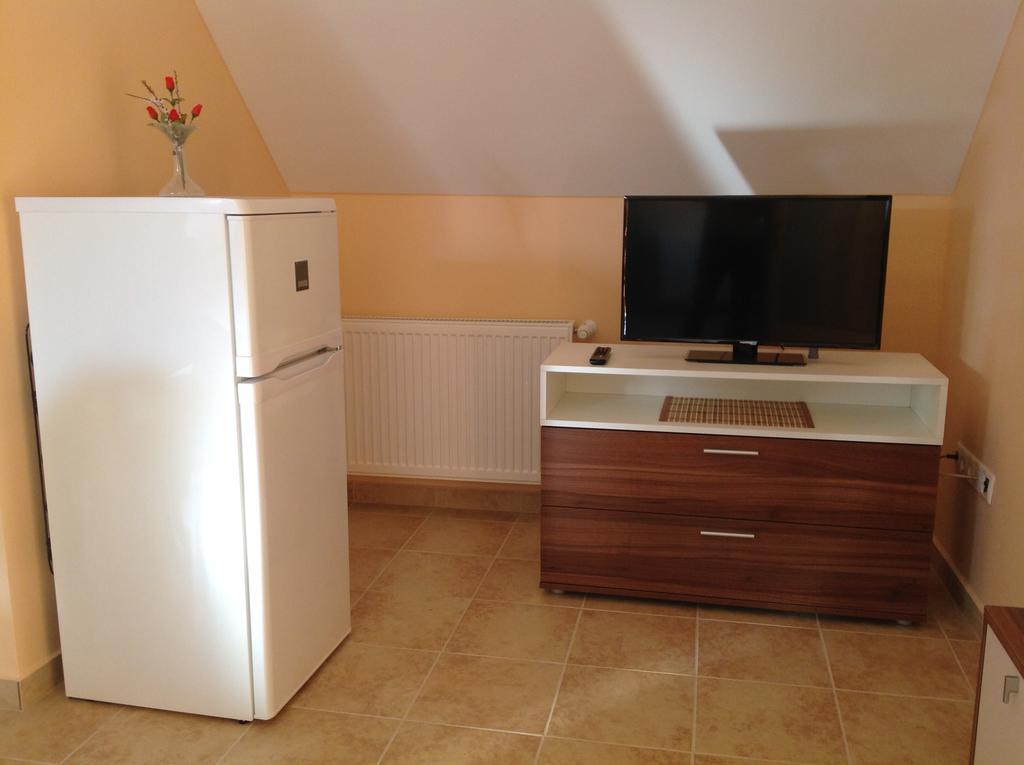 Attila Apartmanhaz 호텔 Hévíz 객실 사진