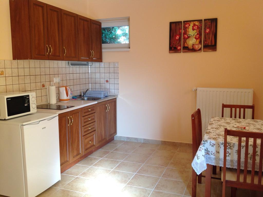 Attila Apartmanhaz 호텔 Hévíz 객실 사진