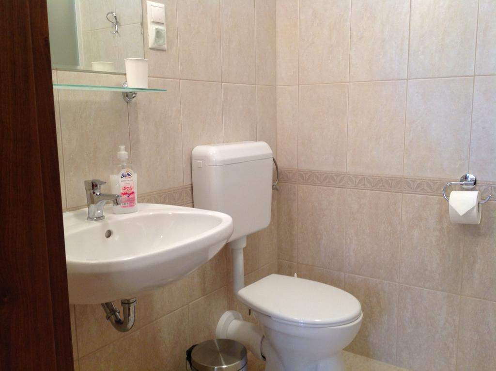 Attila Apartmanhaz 호텔 Hévíz 객실 사진